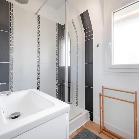Parking Prive, Balcon - T2 Lumineux 10 Min *