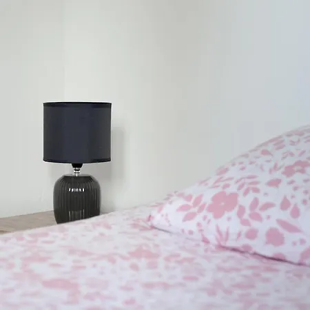 Parking Prive, Balcon - T2 Lumineux 10 Min Apartamento
